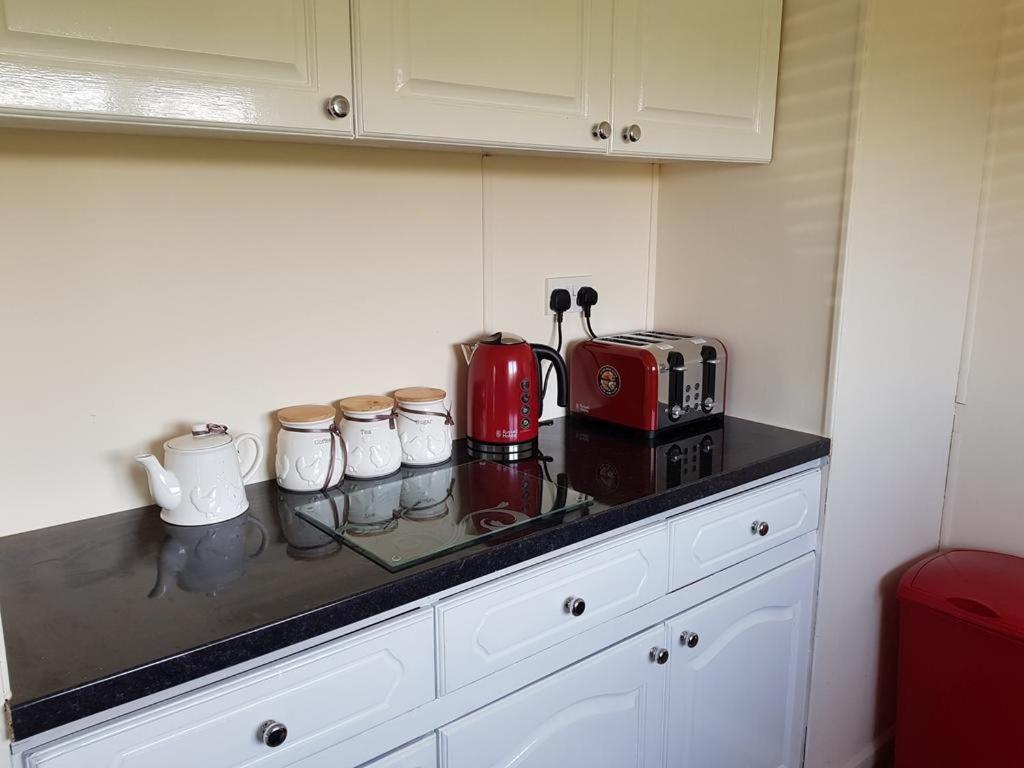 Ty Dderw Country Inn Moelfre Habitación foto