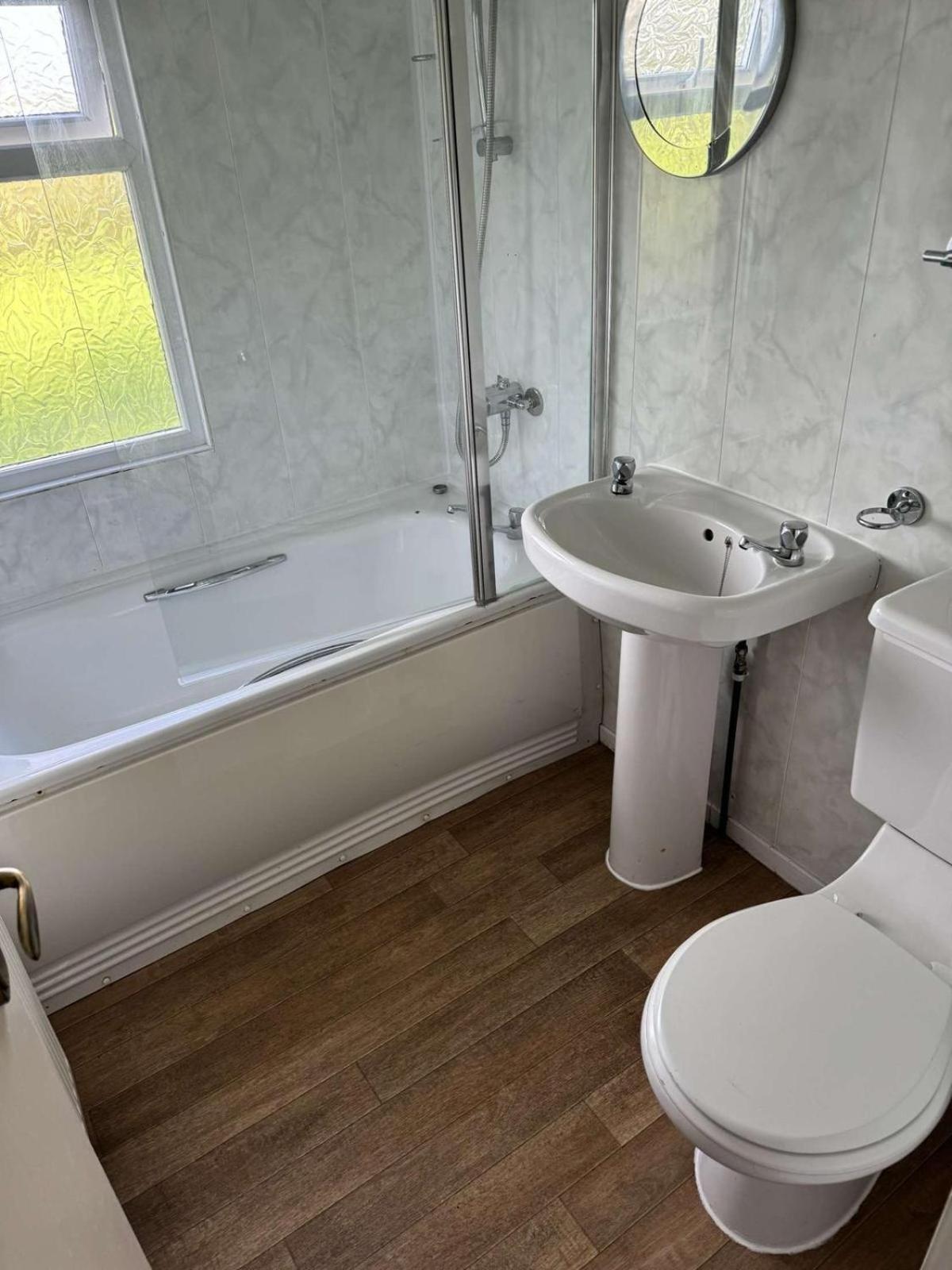 Ty Dderw Country Inn Moelfre Habitación foto