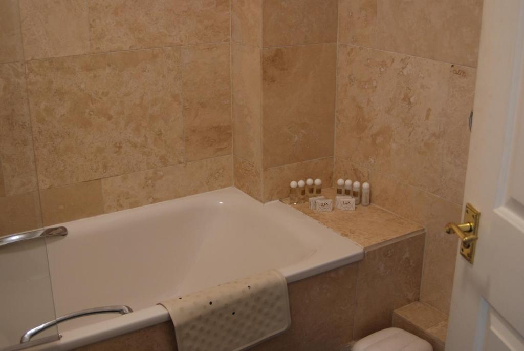 Ty Dderw Country Inn Moelfre Habitación foto