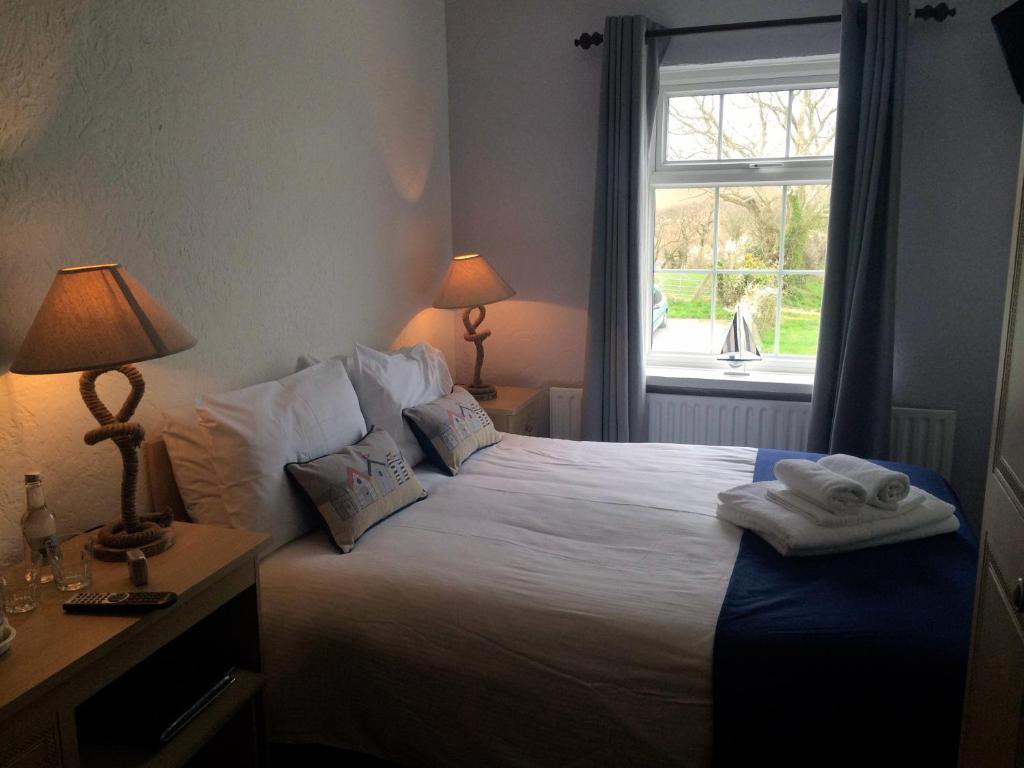 Ty Dderw Country Inn Moelfre Exterior foto